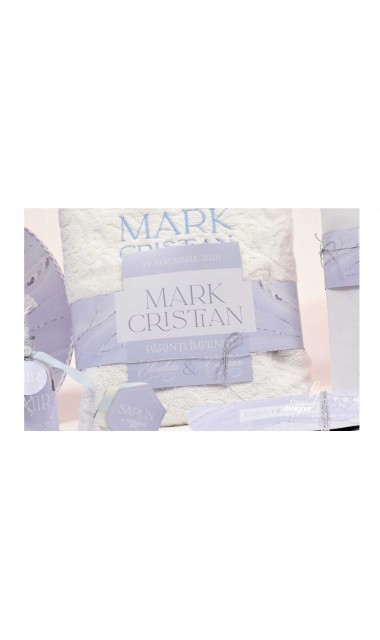 Trusou de botez pattern marmura albastra cu insertii argintii si broderie customizata 11